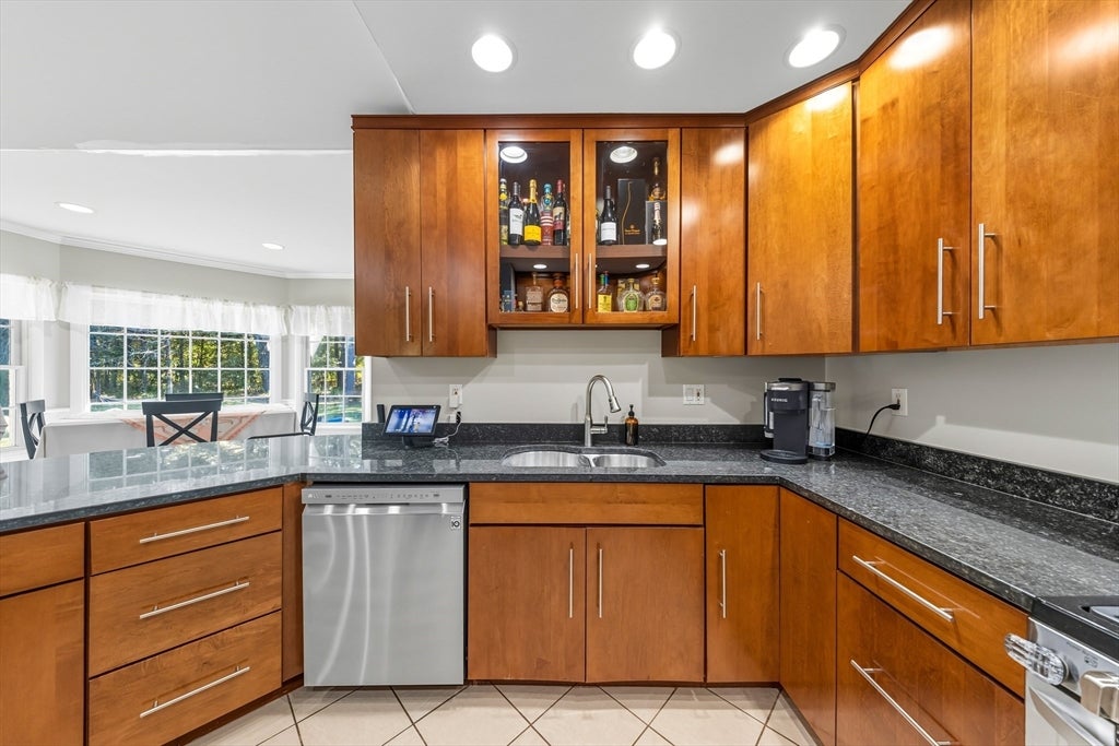 Smithfield, Rhode Island, 02917, United States, 3 Bedrooms Bedrooms, ,2 BathroomsBathrooms,Residential,Active,1963267