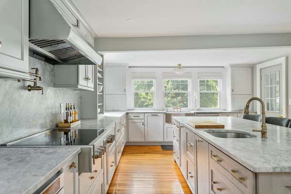 46 BARTLETT ST, CHELMSFORD, MA 01824 - Image 1