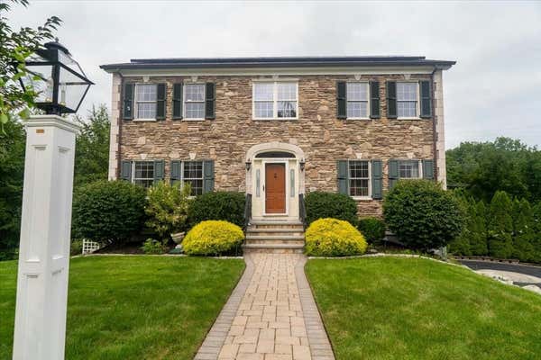 82 HAMMERSMITH DR, SAUGUS, MA 01906 - Image 1