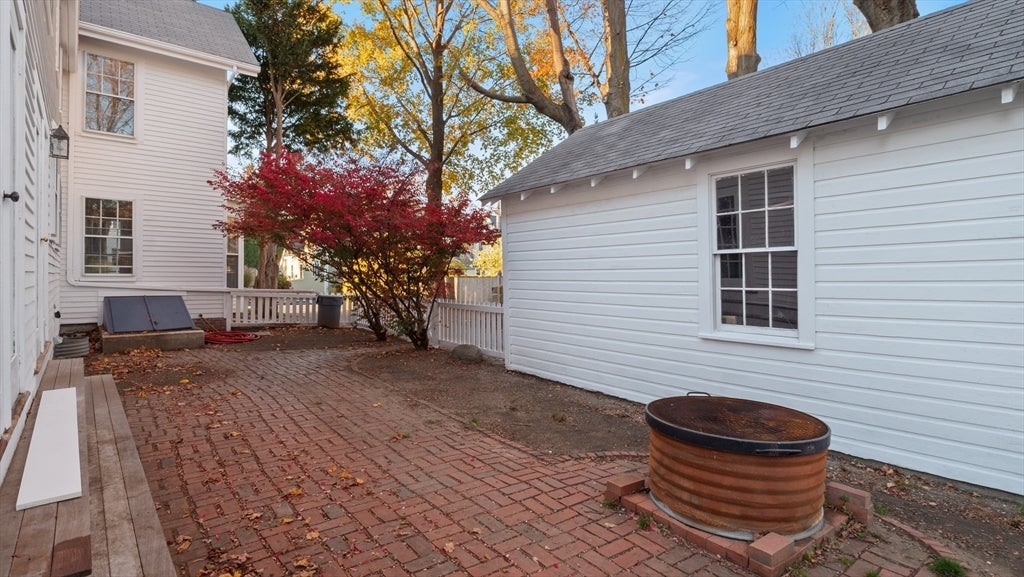 Newburyport, Massachusetts, 01950, United States, 3 Bedrooms Bedrooms, ,3 BathroomsBathrooms,Residential,Active,1986921