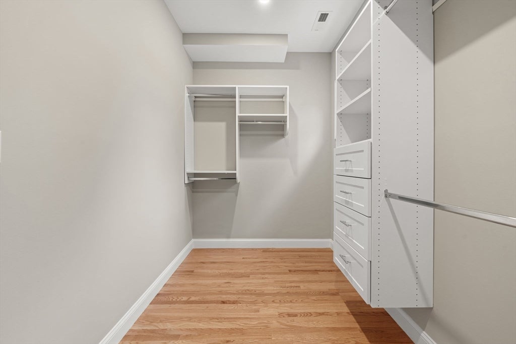 Andover, Massachusetts, 01810, United States, 4 Bedrooms Bedrooms, ,3 BathroomsBathrooms,Residential,Active,1990653