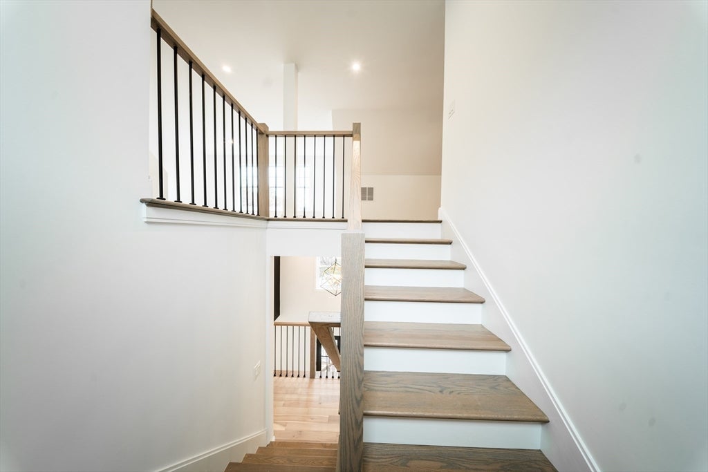 Southborough, Massachusetts, 01772, United States, 4 Bedrooms Bedrooms, ,5 BathroomsBathrooms,Residential,Active,2007207