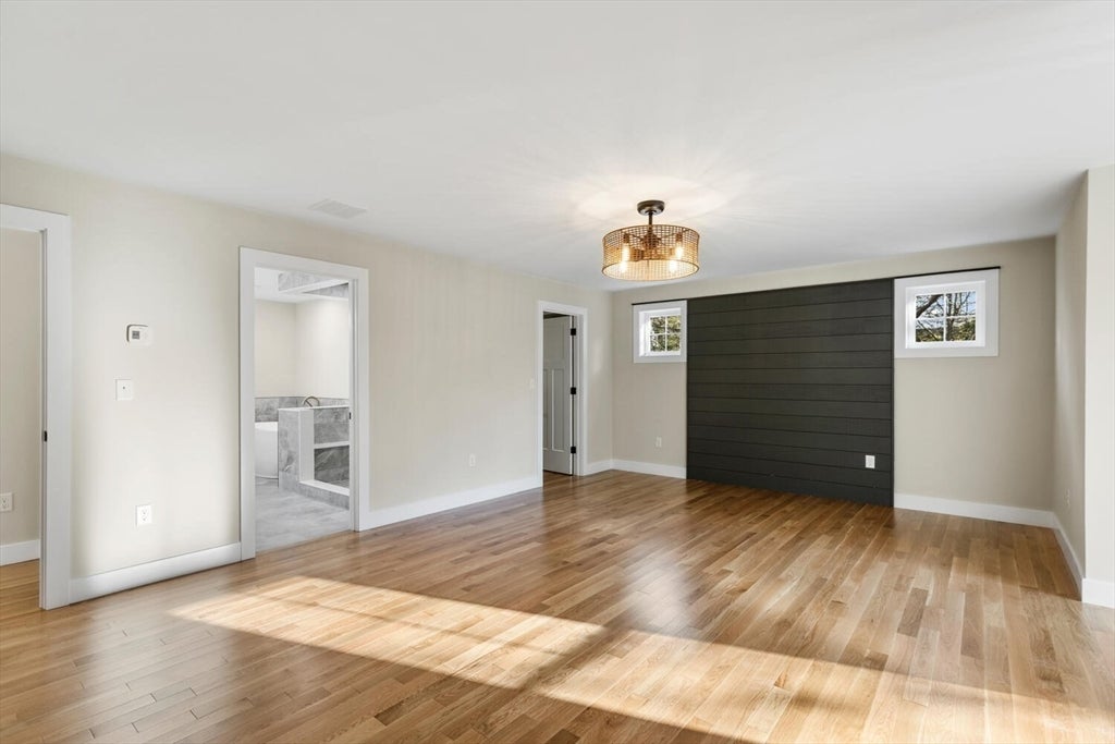 Wakefield, Massachusetts, 01880, United States, 4 Bedrooms Bedrooms, ,4 BathroomsBathrooms,Residential,Active,2010201