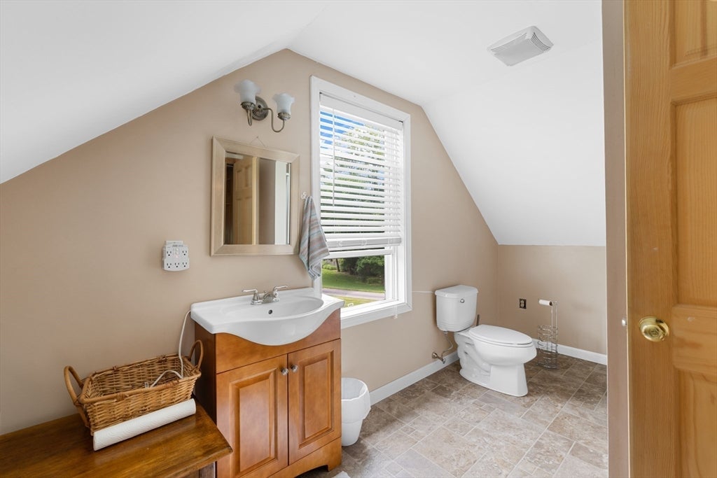 Middleboro, Massachusetts, 02346, United States, 4 Bedrooms Bedrooms, ,5 BathroomsBathrooms,Residential,Active,1858668
