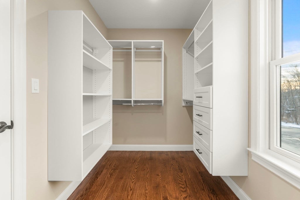 Andover, Massachusetts, 01810, United States, 4 Bedrooms Bedrooms, ,5 BathroomsBathrooms,Residential,Active,2002339