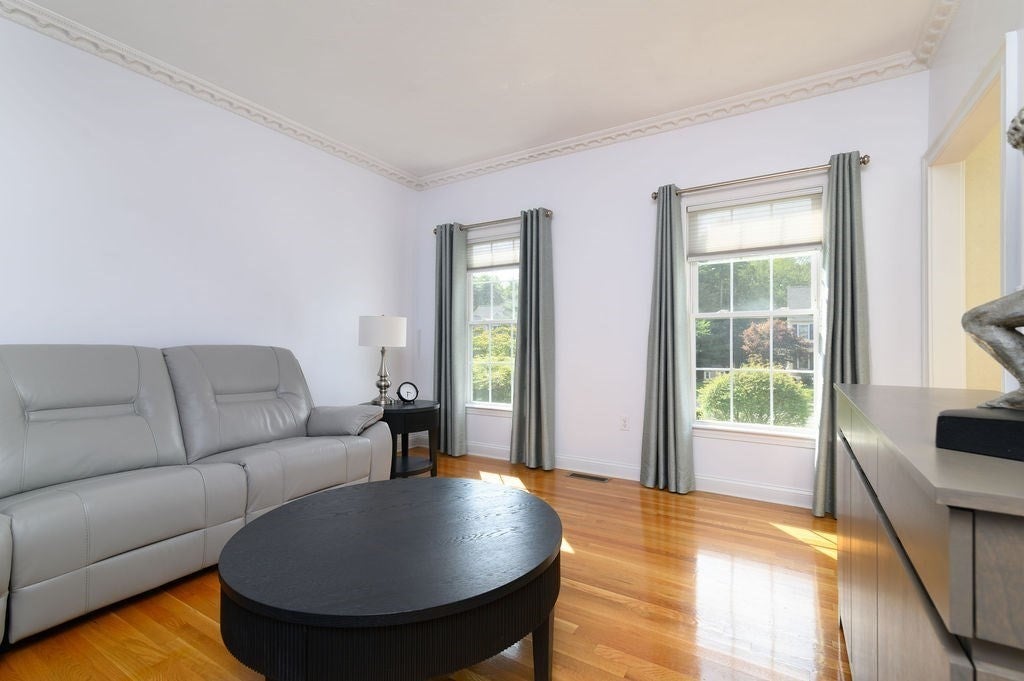 Raynham, Massachusetts, 02767, United States, 6 Bedrooms Bedrooms, ,4 BathroomsBathrooms,Residential,Active,1934792