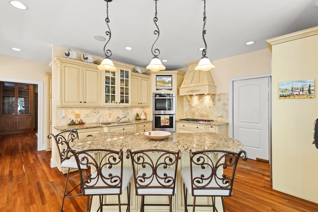 Lakeville, Massachusetts, 02347, United States, 5 Bedrooms Bedrooms, ,5 BathroomsBathrooms,Residential,Active,1867904
