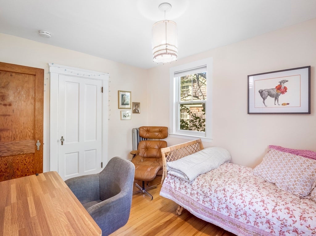 Newburyport, Massachusetts, 01950, United States, 5 Bedrooms Bedrooms, ,2 BathroomsBathrooms,Residential,Active,1986902