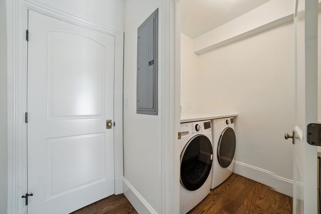 Brookline, Massachusetts, 02446, United States, 4 Bedrooms Bedrooms, ,4 BathroomsBathrooms,Residential,Active,1806604