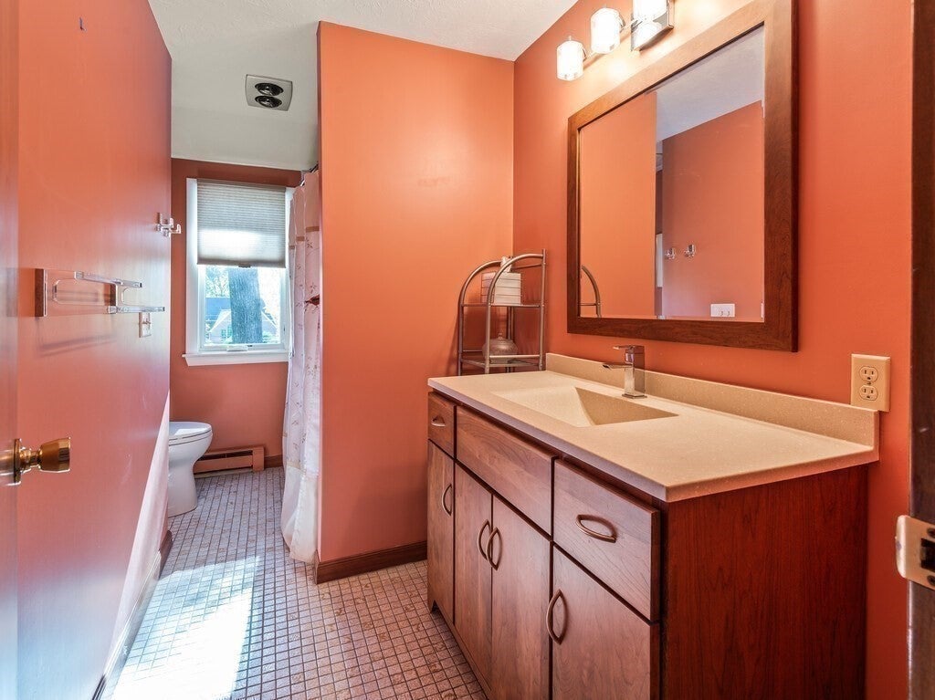 Shrewsbury, Massachusetts, 01545, United States, 4 Bedrooms Bedrooms, ,5 BathroomsBathrooms,Residential,Active,1968373