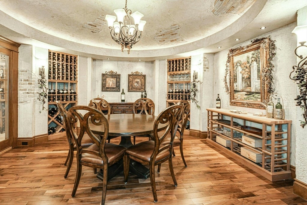 Hopkinton, Massachusetts, 01748, United States, 5 Bedrooms Bedrooms, ,8 BathroomsBathrooms,Residential,Active,1953005