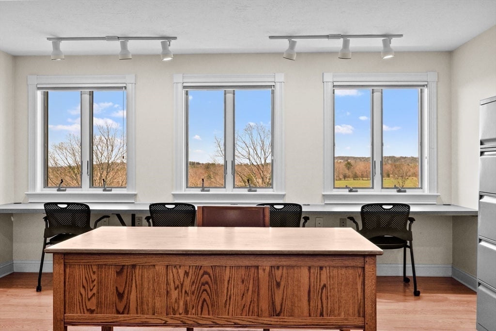 Pittsfield, New Hampshire, 03263, United States, 4 Bedrooms Bedrooms, ,5 BathroomsBathrooms,Residential,Active,1860238