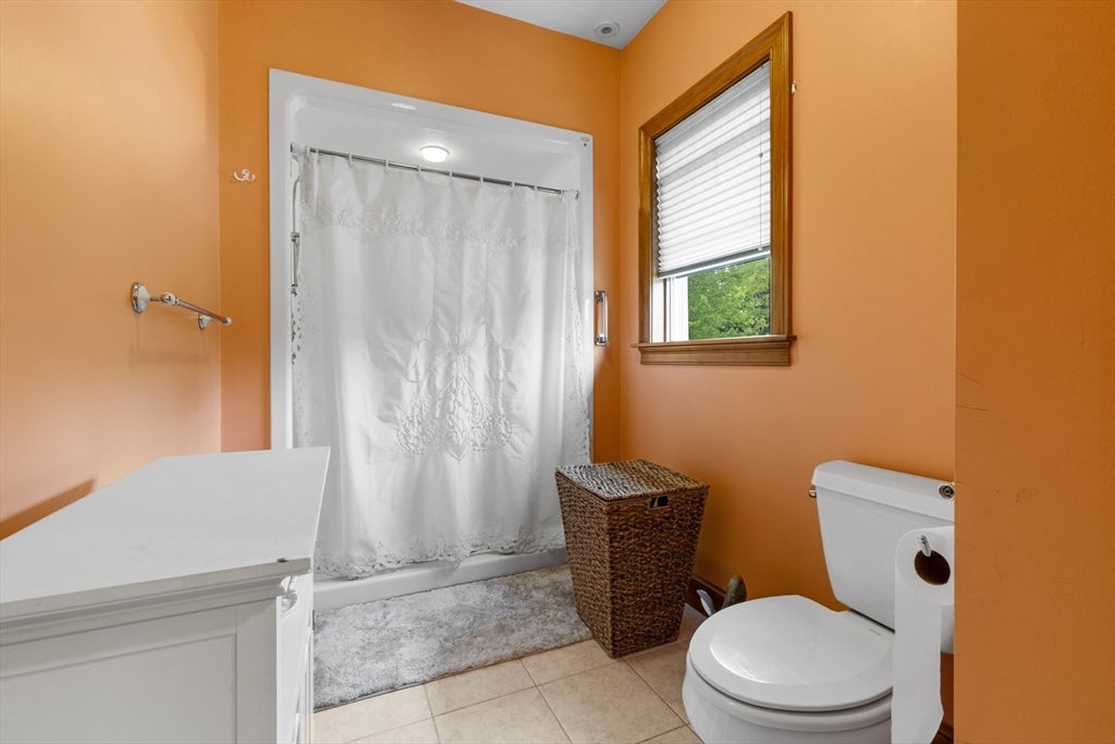 Middleboro, Massachusetts, 02346, United States, 4 Bedrooms Bedrooms, ,5 BathroomsBathrooms,Residential,Active,1858668