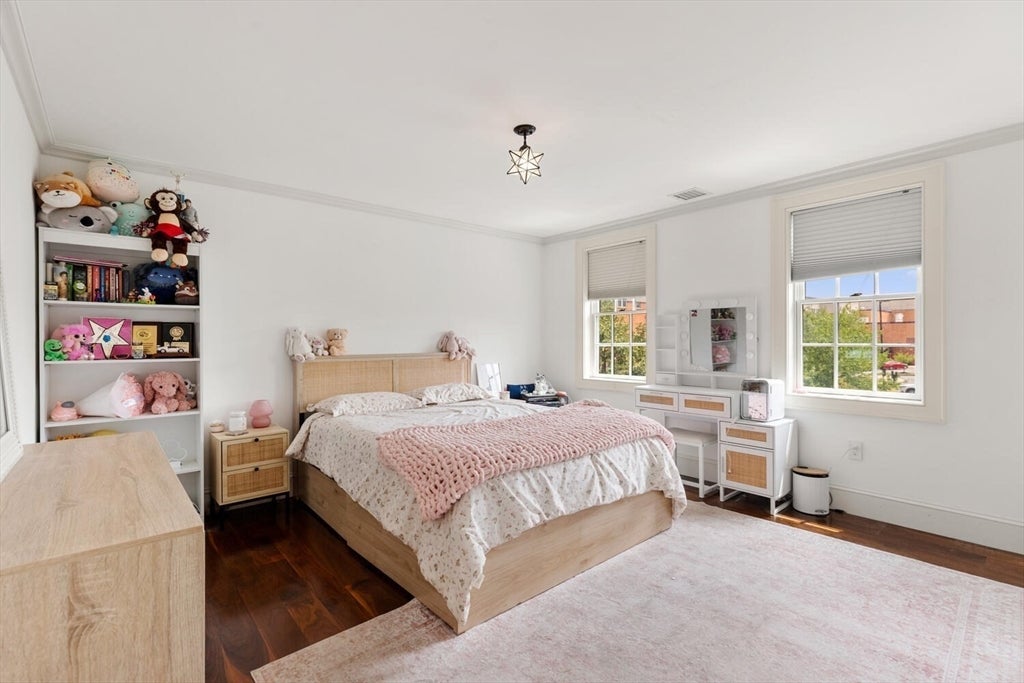 Revere, Massachusetts, 02151, United States, 5 Bedrooms Bedrooms, ,4 BathroomsBathrooms,Residential,Active,1927654