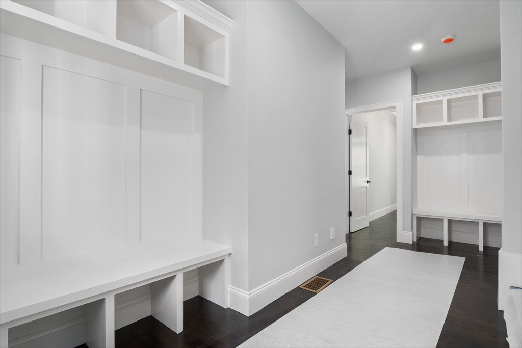 Dedham, Massachusetts, 02026, United States, 5 Bedrooms Bedrooms, ,7 BathroomsBathrooms,Residential,Active,1922675