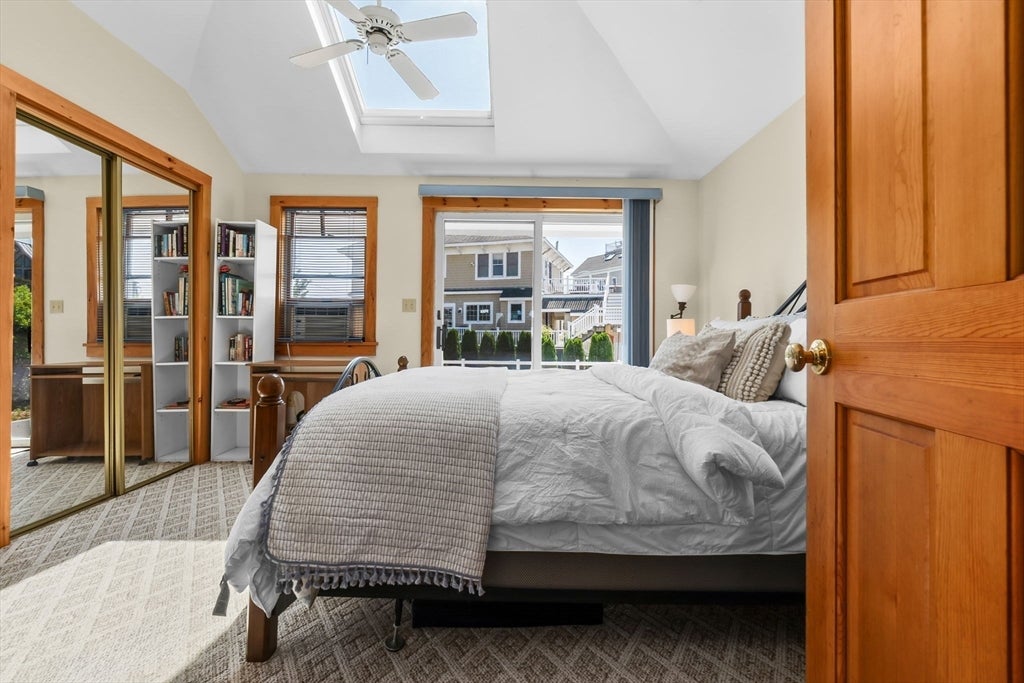 Newburyport, Massachusetts, 01950, United States, 2 Bedrooms Bedrooms, ,1 BathroomBathrooms,Residential,Active,1920272