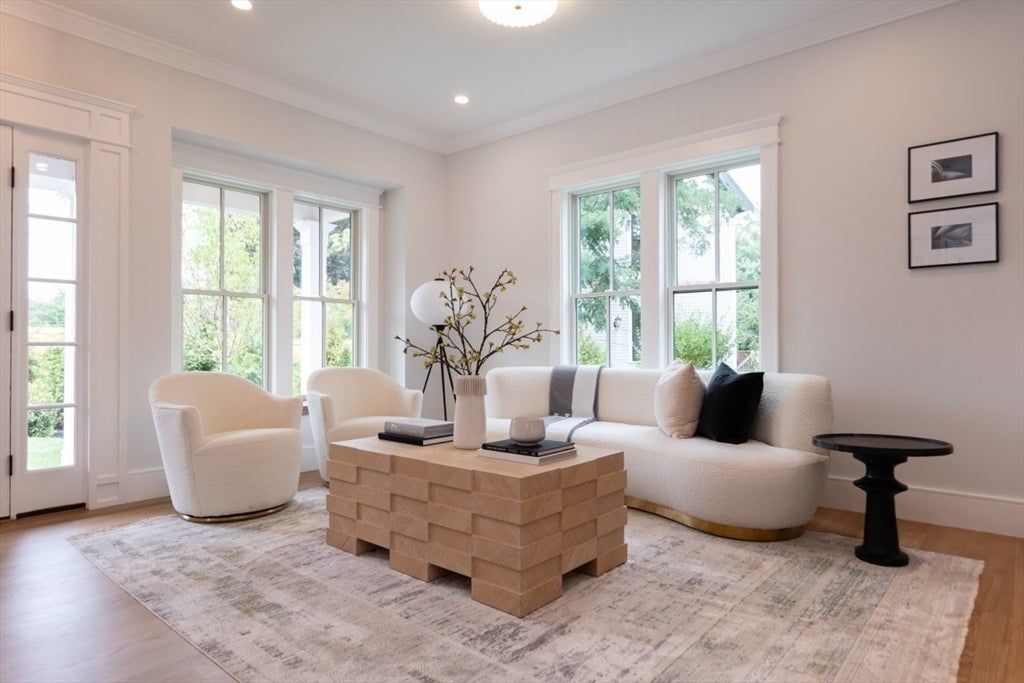 Newton, Massachusetts, 02466, United States, 4 Bedrooms Bedrooms, ,6 BathroomsBathrooms,Residential,Active,1934774