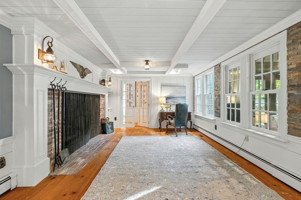 Topsfield, Massachusetts, 01983, United States, 6 Bedrooms Bedrooms, ,4 BathroomsBathrooms,Residential,Active,1936130