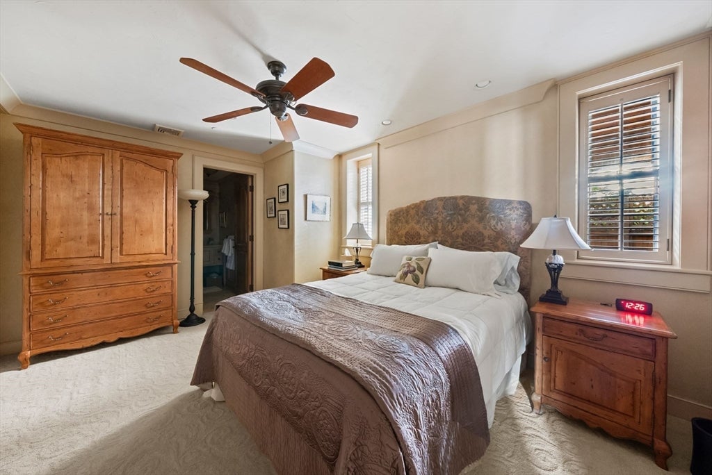 Boston, Massachusetts, 02108, United States, 3 Bedrooms Bedrooms, ,4 BathroomsBathrooms,Residential,Active,1960165