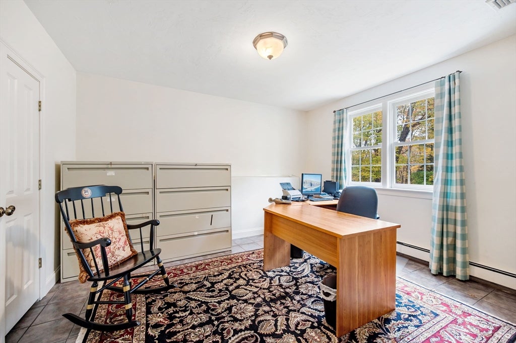 Norwell, Massachusetts, 02061, United States, 4 Bedrooms Bedrooms, ,4 BathroomsBathrooms,Residential,Active,1986892