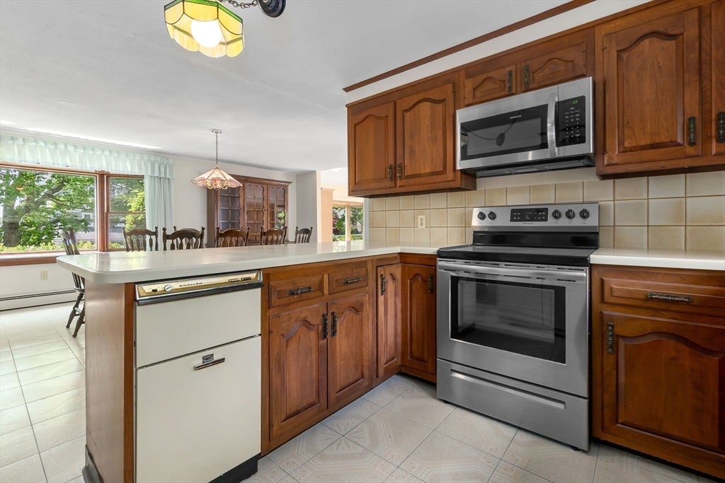 Gloucester, Massachusetts, 01930, United States, 3 Bedrooms Bedrooms, ,3 BathroomsBathrooms,Residential,Active,1849486