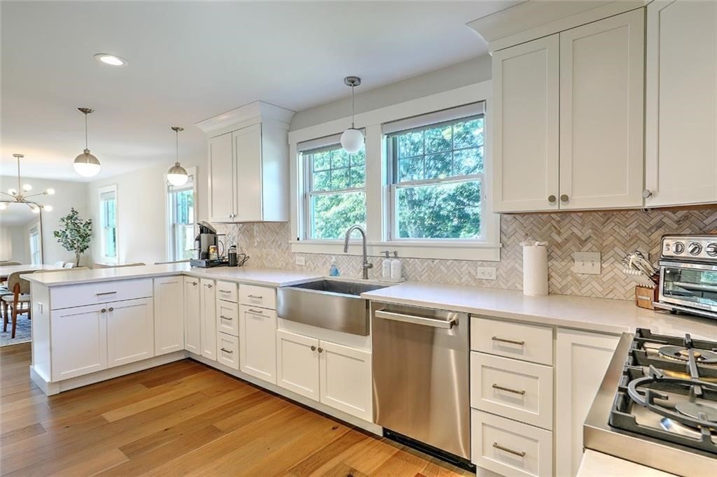 South Kingstown, Rhode Island, 02879, United States, 2 Bedrooms Bedrooms, ,3 BathroomsBathrooms,Residential,Active,2045783