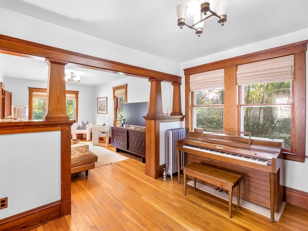 Newburyport, Massachusetts, 01950, United States, 5 Bedrooms Bedrooms, ,2 BathroomsBathrooms,Residential,Active,1986902