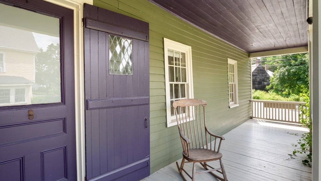 Newbury, Massachusetts, 01951, United States, 5 Bedrooms Bedrooms, ,3 BathroomsBathrooms,Residential,Active,1945051