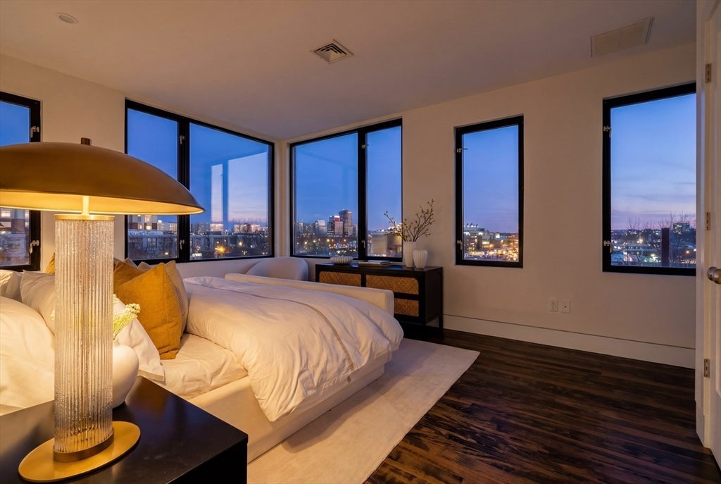 Cambridge, Massachusetts, 02139, United States, 2 Bedrooms Bedrooms, ,3 BathroomsBathrooms,Residential,Active,2013440