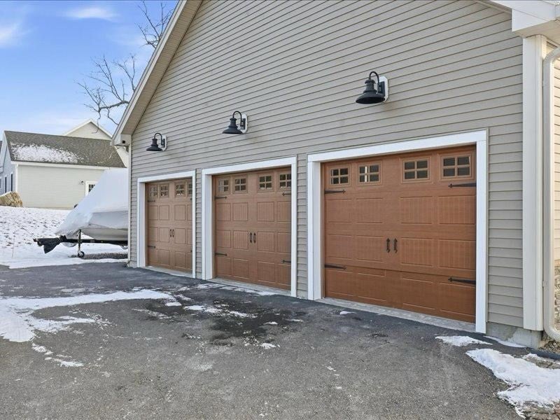 Pelham, New Hampshire, 03076, United States, 3 Bedrooms Bedrooms, ,3 BathroomsBathrooms,Residential,Active,2007919