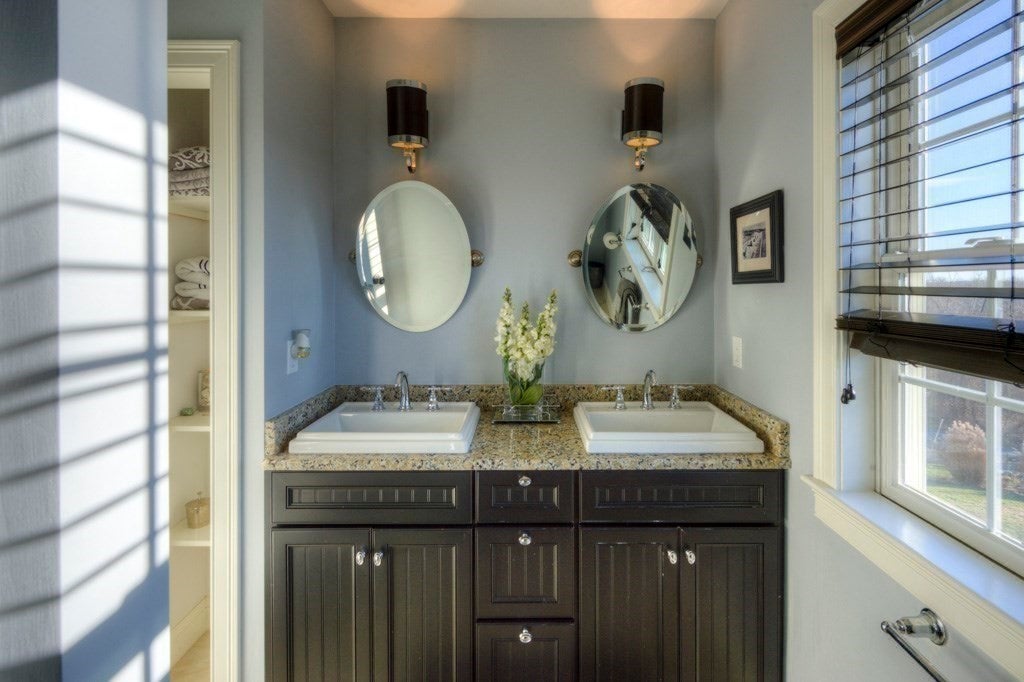 Shrewsbury, Massachusetts, 01545, United States, 5 Bedrooms Bedrooms, ,5 BathroomsBathrooms,Residential,Active,1964258