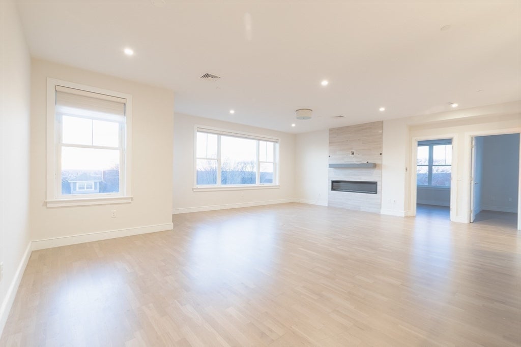 Swampscott, Massachusetts, 01907, United States, 3 Bedrooms Bedrooms, ,2 BathroomsBathrooms,Residential,Active,2007069