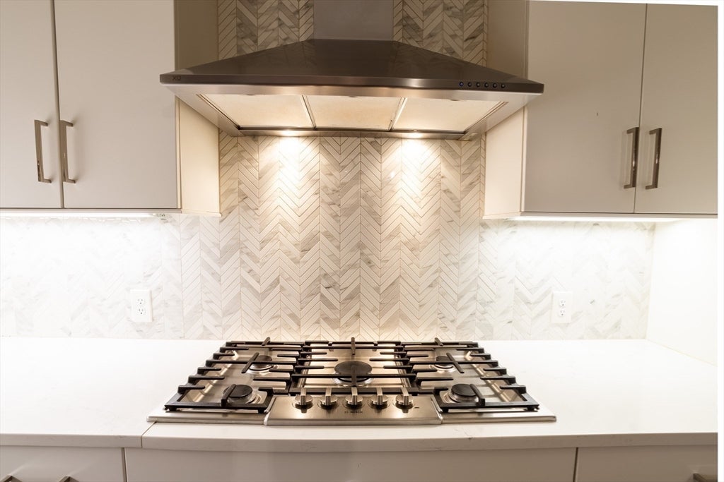 Swampscott, Massachusetts, 01907, United States, 3 Bedrooms Bedrooms, ,2 BathroomsBathrooms,Residential,Active,2007069