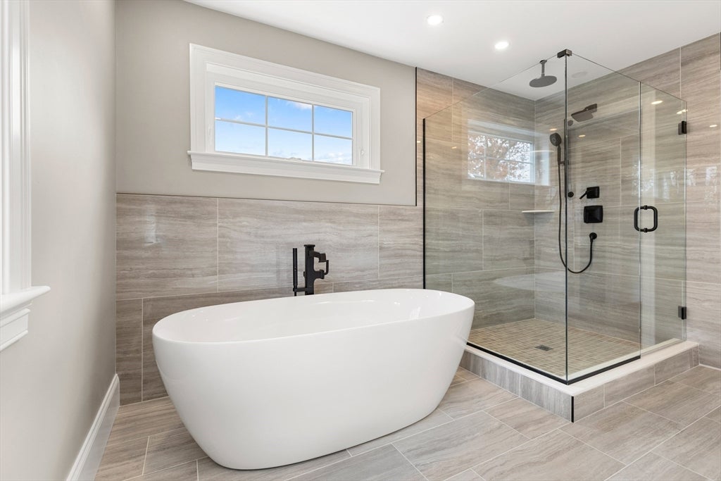 Medford, Massachusetts, 02155, United States, 5 Bedrooms Bedrooms, ,4 BathroomsBathrooms,Residential,Active,1992266