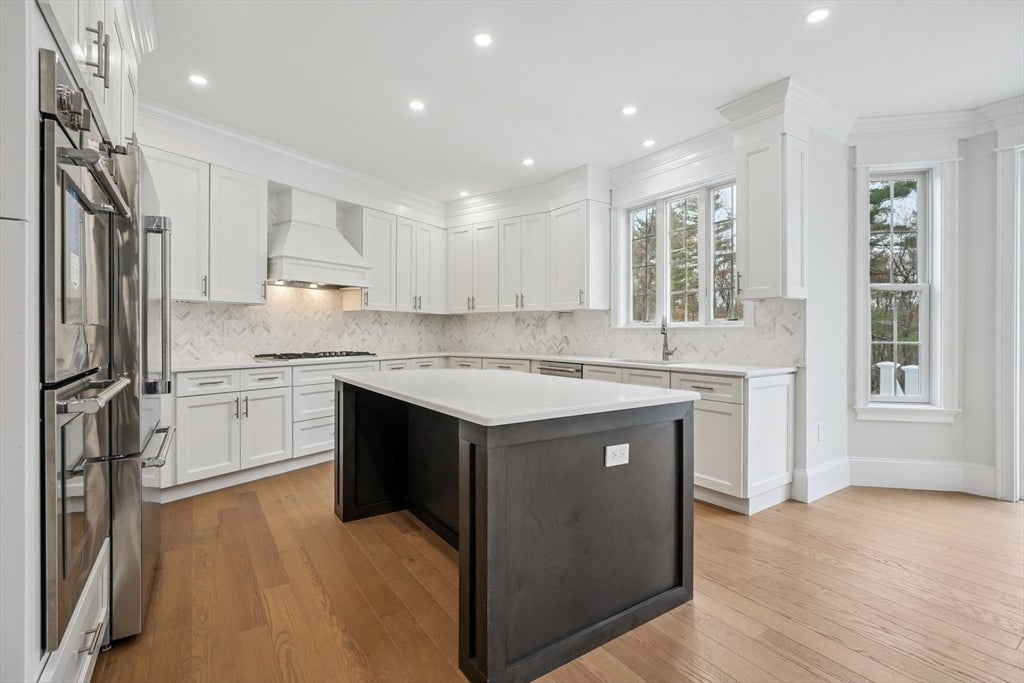 Hopkinton, Massachusetts, 01748, United States, 4 Bedrooms Bedrooms, ,6 BathroomsBathrooms,Residential,Active,2007177