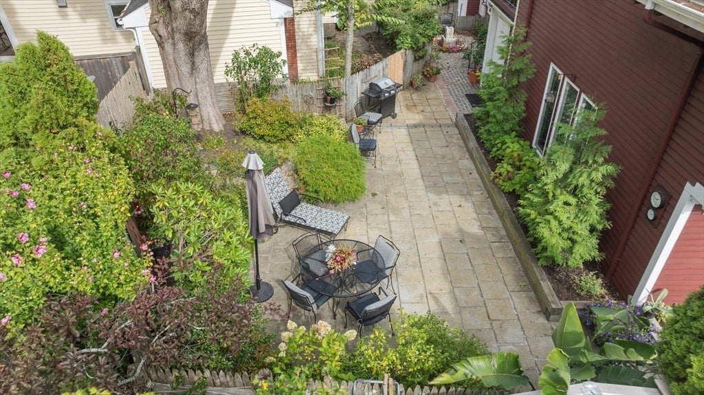 Newburyport, Massachusetts, 01950, United States, 3 Bedrooms Bedrooms, ,3 BathroomsBathrooms,Residential,Active,2045626