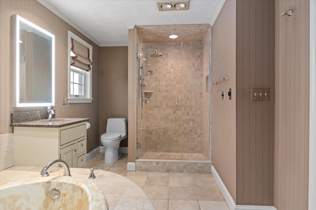 Medfield, Massachusetts, 02052, United States, 5 Bedrooms Bedrooms, ,4 BathroomsBathrooms,Residential,Active,1790178