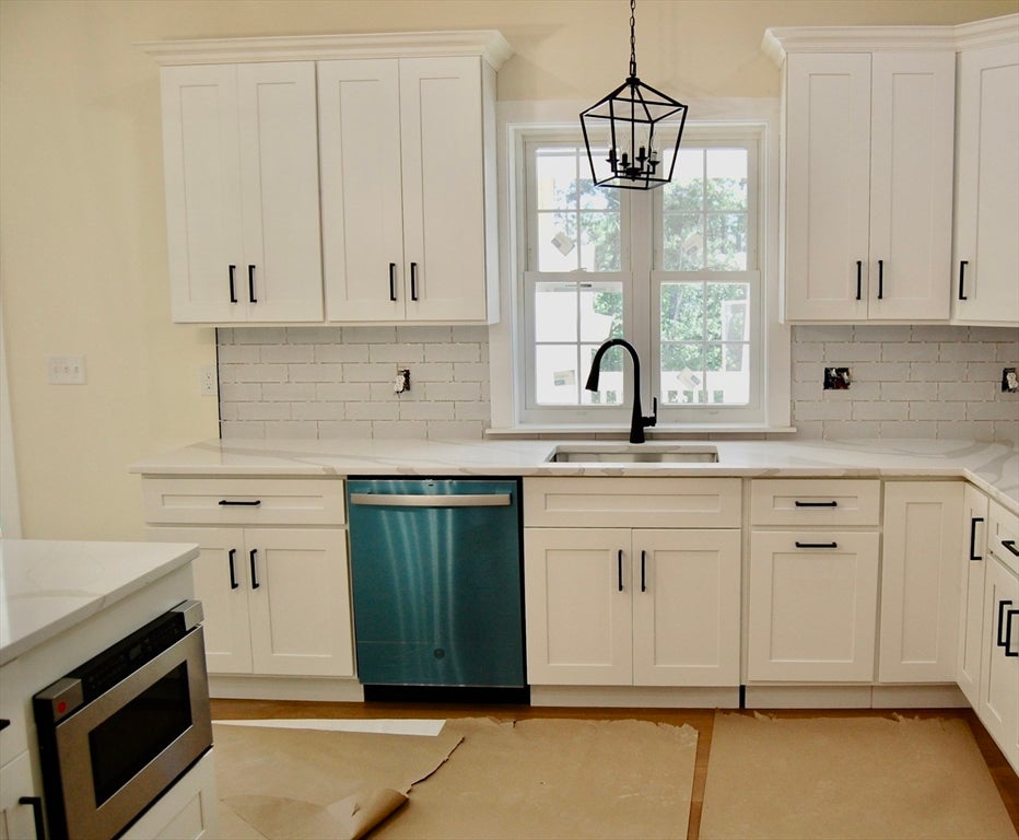 Plymouth, Massachusetts, 02360, United States, 4 Bedrooms Bedrooms, ,3 BathroomsBathrooms,Residential,Active,1941144