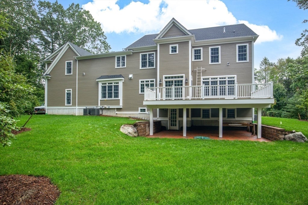 Dedham, Massachusetts, 02026, United States, 5 Bedrooms Bedrooms, ,7 BathroomsBathrooms,Residential,Active,1922675