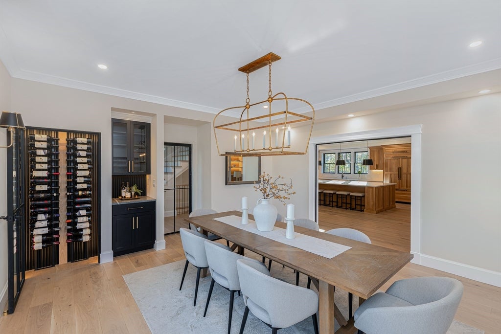 Newburyport, Massachusetts, 01950, United States, 4 Bedrooms Bedrooms, ,6 BathroomsBathrooms,Residential,Active,2043835