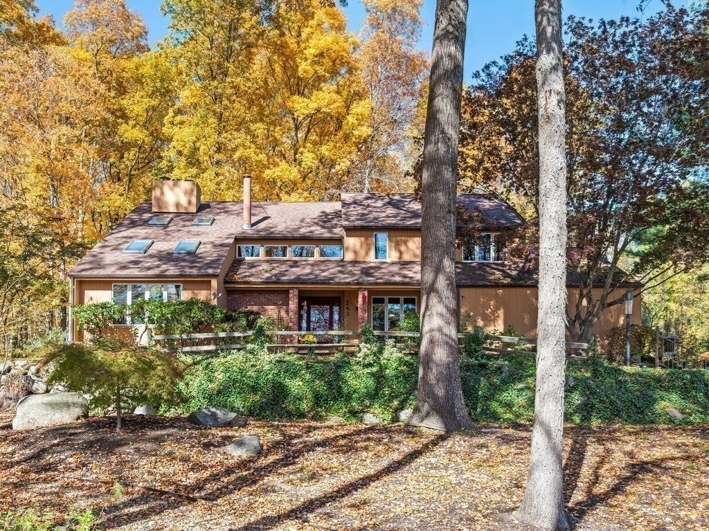 Shrewsbury, Massachusetts, 01545, United States, 4 Bedrooms Bedrooms, ,5 BathroomsBathrooms,Residential,Active,1968373