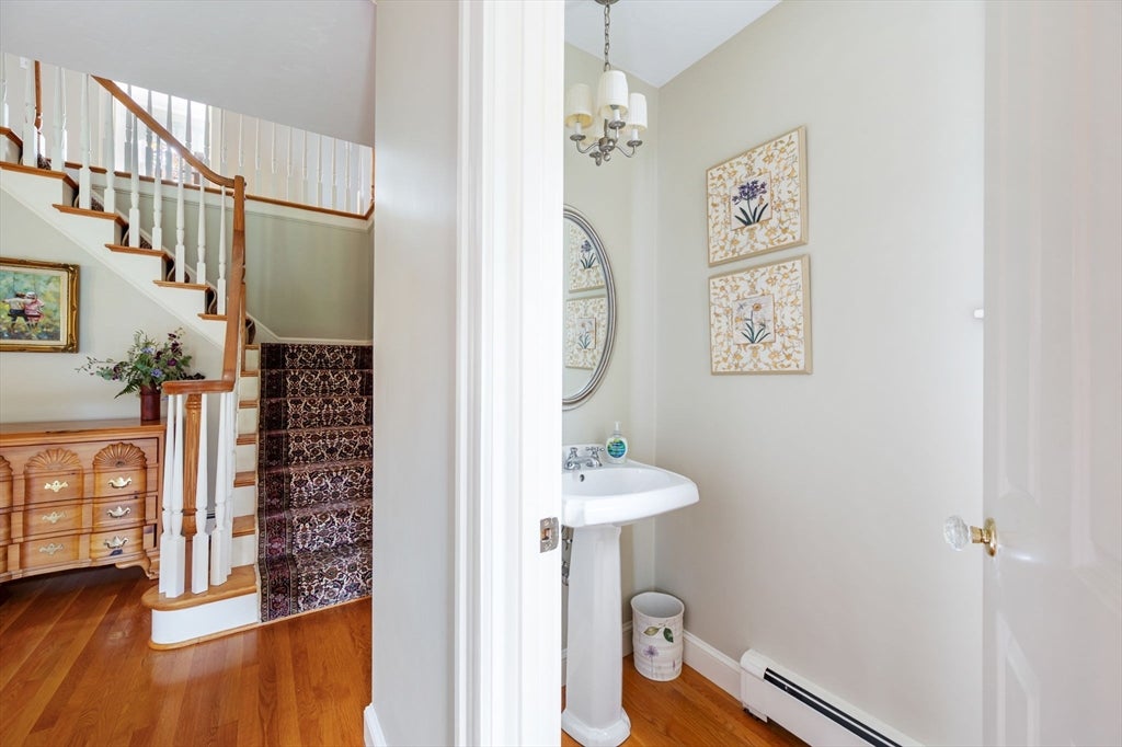 Norwell, Massachusetts, 02061, United States, 4 Bedrooms Bedrooms, ,4 BathroomsBathrooms,Residential,Active,1986892