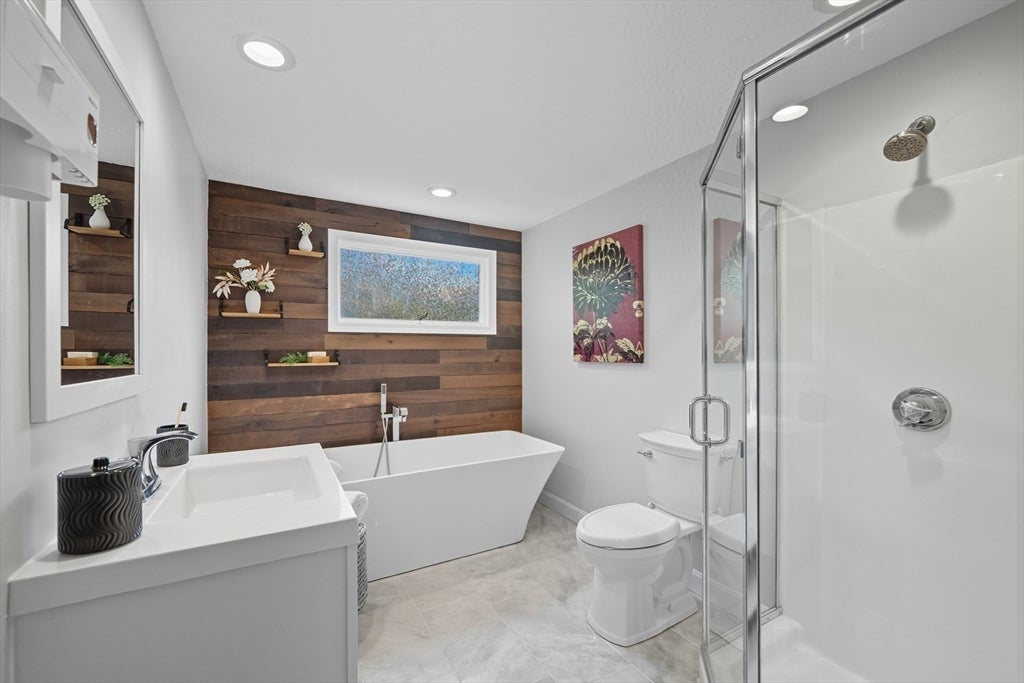 Lexington, Massachusetts, 02421, United States, 5 Bedrooms Bedrooms, ,4 BathroomsBathrooms,Residential,Active,1953717
