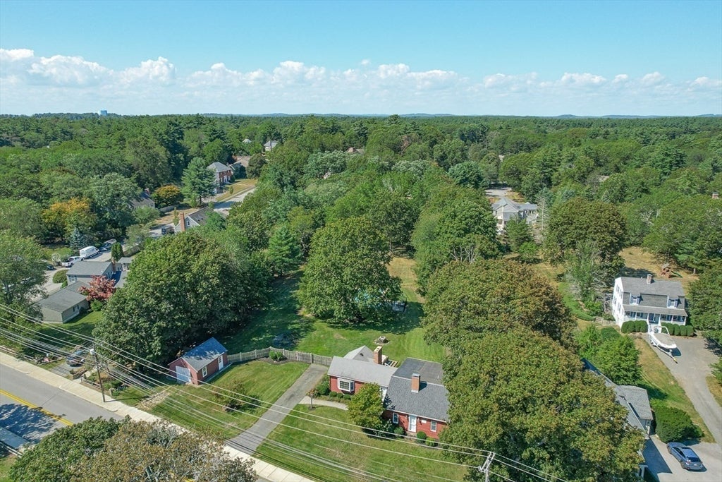 Beverly, Massachusetts, 01915, United States, 3 Bedrooms Bedrooms, ,2 BathroomsBathrooms,Residential,Active,1936404