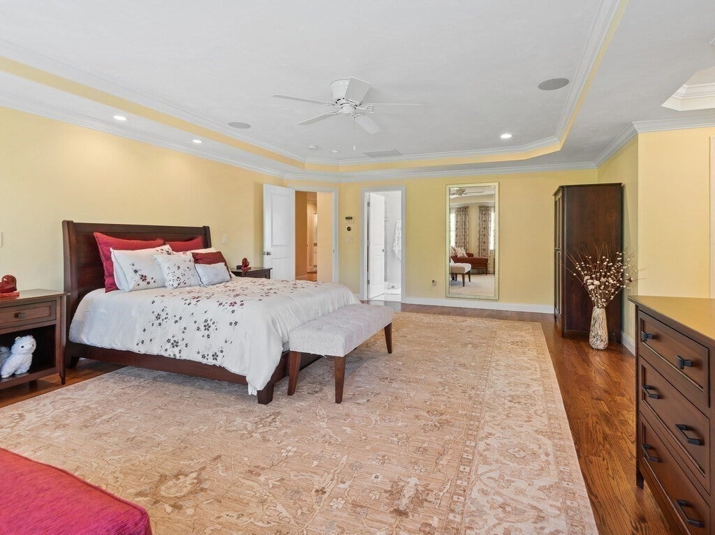 Shrewsbury, Massachusetts, 01545, United States, 4 Bedrooms Bedrooms, ,5 BathroomsBathrooms,Residential,Active,1810422