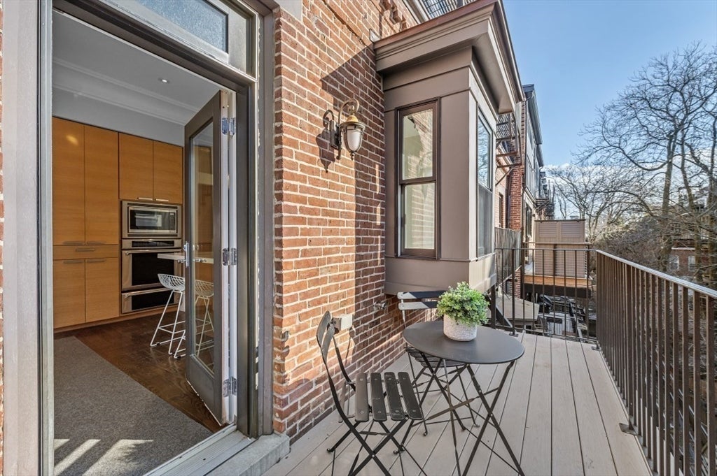 Boston, Massachusetts, 02118, United States, 3 Bedrooms Bedrooms, ,3 BathroomsBathrooms,Residential,Active,2010917