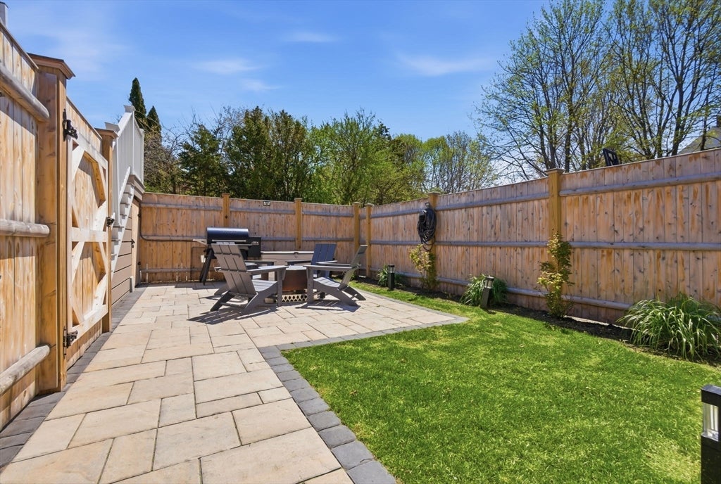 Newburyport, Massachusetts, 01950, United States, 3 Bedrooms Bedrooms, ,3 BathroomsBathrooms,Residential,Active,2045757