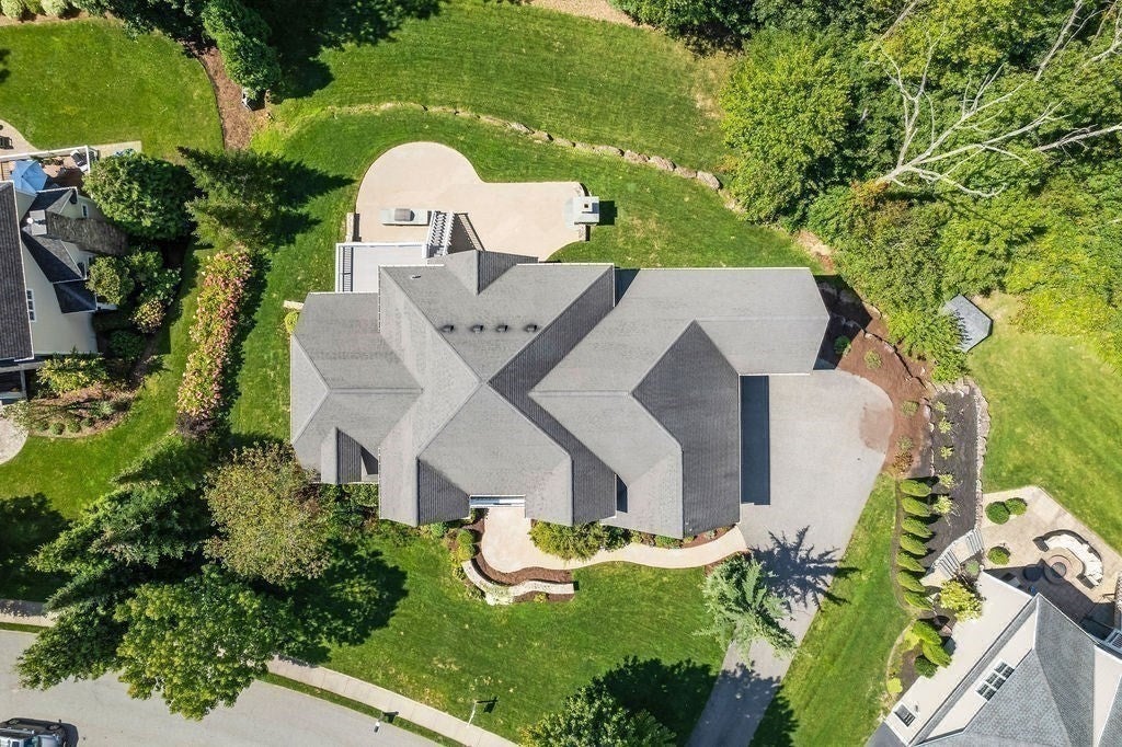 North Attleboro, Massachusetts, 02760, United States, 5 Bedrooms Bedrooms, ,6 BathroomsBathrooms,Residential,Active,1934825