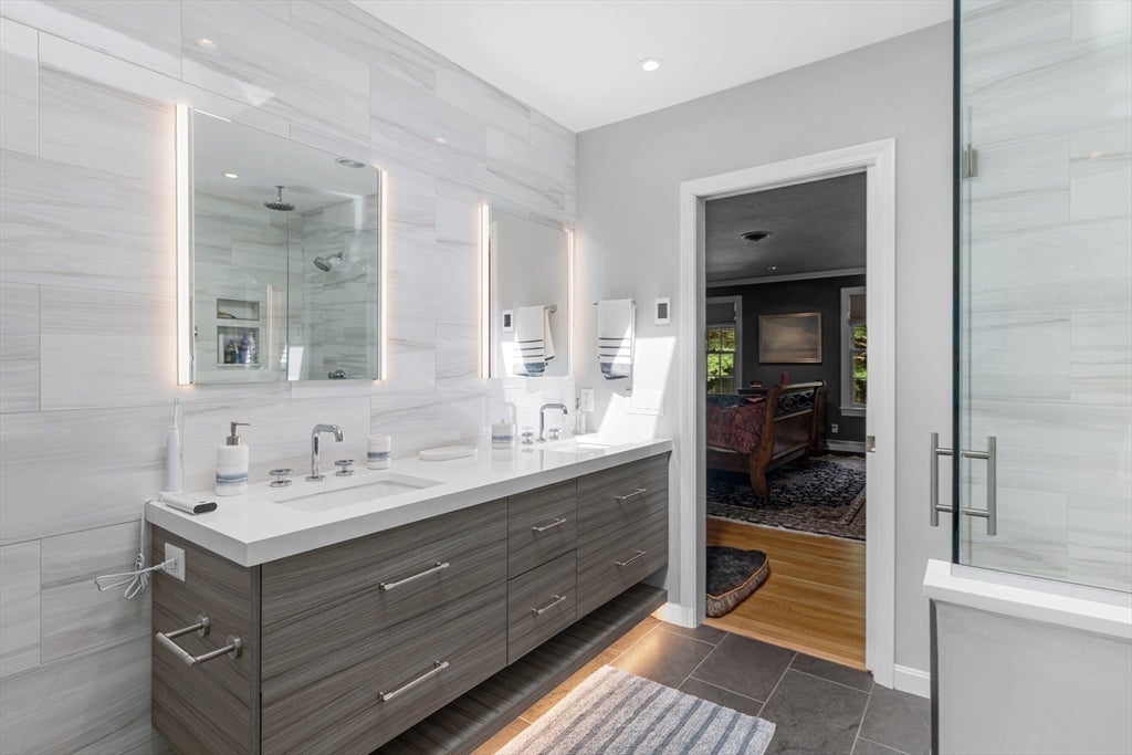 Norwell, Massachusetts, 02061, United States, 4 Bedrooms Bedrooms, ,4 BathroomsBathrooms,Residential,Active,1952760