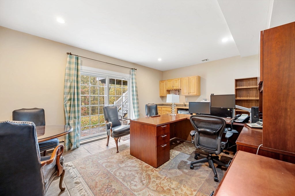 Norwell, Massachusetts, 02061, United States, 4 Bedrooms Bedrooms, ,4 BathroomsBathrooms,Residential,Active,1986892